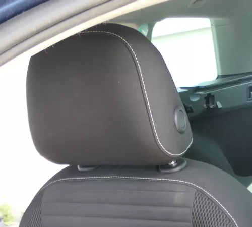 1x Golf 7 5G AU Kopfstützen Kopfstütze vorne rechts oder links schwarz weiße Näh