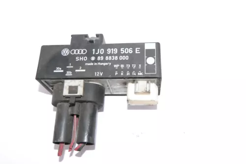 VW Golf 4 Bora 6N2 Steuergerät Lüfter Kühlerlüfter Lüftersteuergerät 1J0919506E