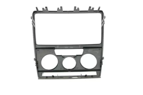 Skoda Octavia 1Z Mittelkonsole Verkleidung um Radio Blende Armaturenbrett (157122)