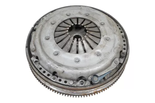 Audi A4 B5 Schwungrad Schwungscheibe Druckplatte AHL ADP 1,6l 74kw Kupplung