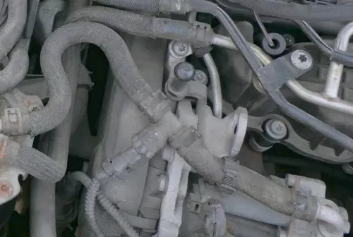 Golf 6 A3 8P 2,0 TDI Leitung Leitungen Kraftstoffleitung Rohre Rohr 1K0130307BA