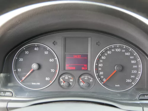 VW Golf 5 Tacho Tachometer Kombiinstrument 1K0920864AX 1,6 75kw BSE 179.000km