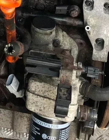 VW Audi Golf 4 A3 Ölkühler Halter Ölfilterflansch 06A115405BP AVU AZH AQY (186046)