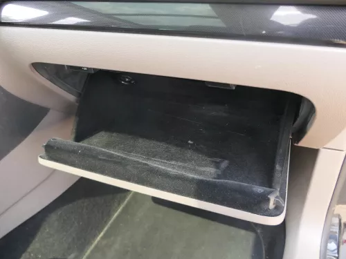 Golf 6 + Kombi AJ5 Handschuhfach schwarz Handschuhfachdeckel Deckel latte macchi (186117)