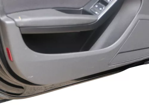 1x A4 8K B8 Türverkleidung Verkleidung Tür vorne links schwarz - MÄNGEL!!! (186165)