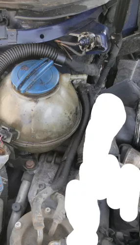 Golf 6 A3 8P 2,0 TDI Leitung Leitungen Kraftstoffleitung Rohre Rohr 3C0130295D (186201)