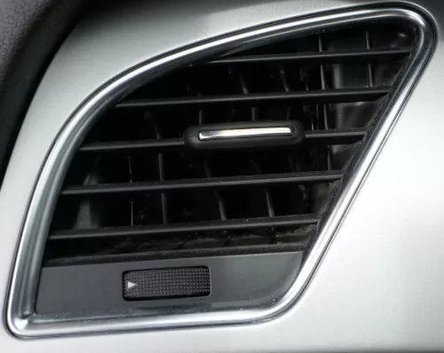 Audi A5 8T Lüftungsdüse Düse Lüftung vorne links 8T1820901C WVF schwarz