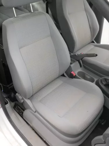 VW Caddy 3 2K für Post Sitz vorne rechts Beifahrersitz + Schiene + Gurt