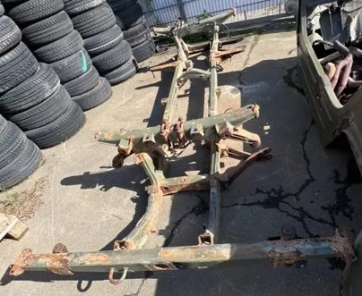 VW Iltis Achse Hinterachse Achsträger Aggregateträger Vorderachse Fahrgestell