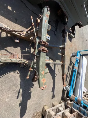 VW Iltis Achse Hinterachse Achsträger Aggregateträger Vorderachse Fahrgestell (171938)