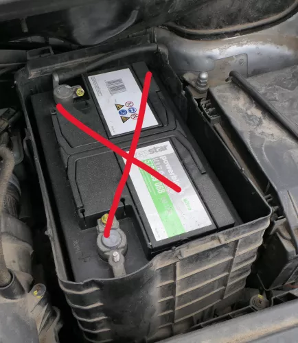 Golf 5 Passat Batteriekasten Kasten Abdeckung Batterie Diesel + Halter (186572)