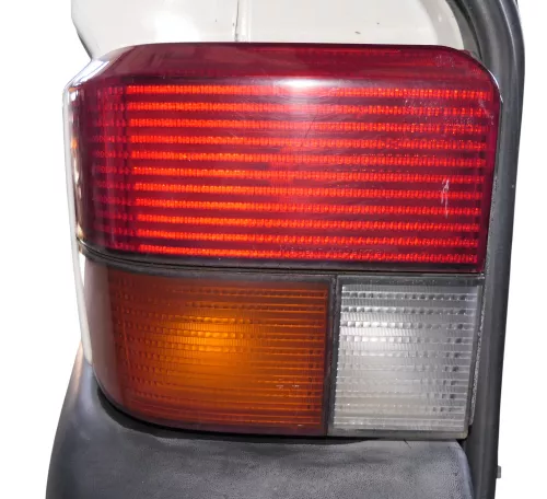 VW T4 Rücklicht hinten links Rückleuchte Heckleuchte Lampenträger (117397)