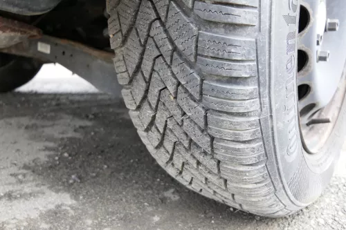 VW Golf 6 Caddy 2K 195/65 R15 91T Winterreifen M+S Felgen Reifen M&S ca. 6-9mm (140015)