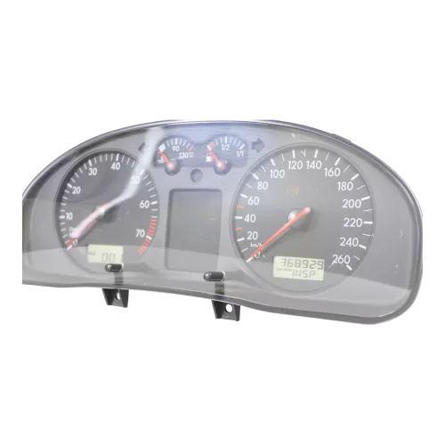 VW Passat 3B Tacho Tachometer Kombiinstrument 369.000km 3B1919880 Benziner (149914)