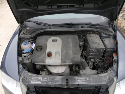 VW Golf 5 1,6 FSI BLF Kühlmittelrohr Rohr Schlauch Leitung 1K0122157FP