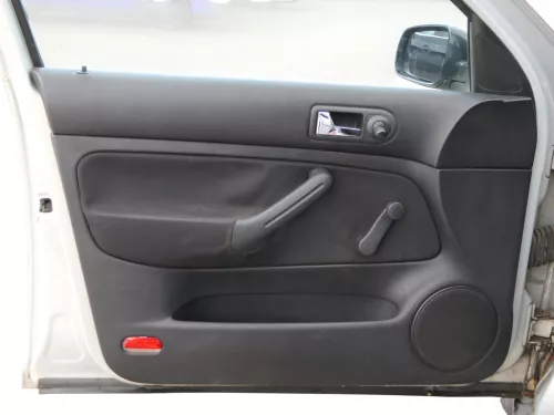 1x Golf 4 Bora Türverkleidung Verkleidung Tür vorne links 4/5-Türer schwarz (186645)