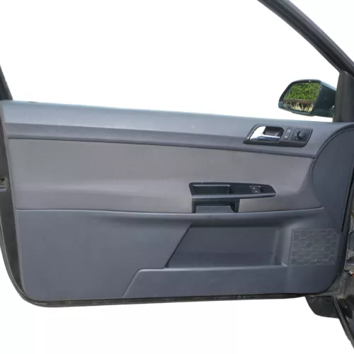 1x VW Polo 9N Türverkleidung Verkleidung Tür vorne links 2/3-Türer Griff Öffner