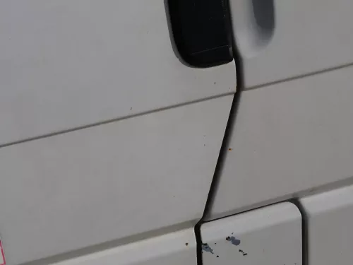 T4 Tür vorne links Fahrertür Caravelle Multiavan -ohne Anbauteile -  weiß R902 (186816)