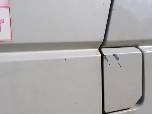 VW T4 Tankdeckel Tankklappe Tank Deckel Klappe weiß R902 (186817)