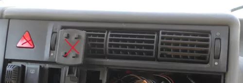 VW T4 Lüftungsdüse Düse Lüftung vorne in der Mitte 7D1819703B 701819707B