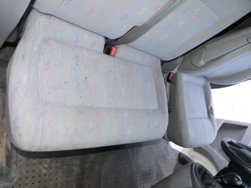 T5 Sitz vorne rechts Beifahrersitz Sitzbank Doppelsitz mit Sitzkonsole + Kopfstü (186919)