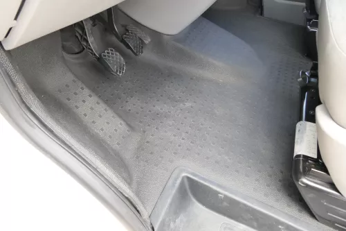 VW T5 Facelift Teppich Innenraumteppich Innen Boden Beodenbelag vorne Gummi (186970)