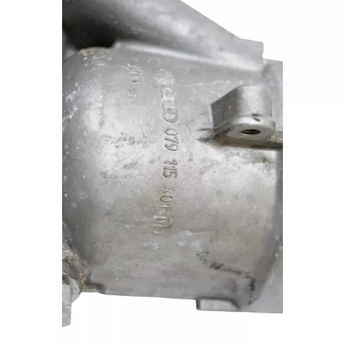 Audi A6 4F Ölfiltergehäuse Ölkühler Halter 079115401AA BVJ 4,2 8 Zylinder ## (187160)