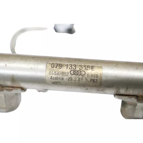 Audi A6 4F Kraftstoffverteiler + Leitungen Rohre 4,2 FSI BVJ (187176)