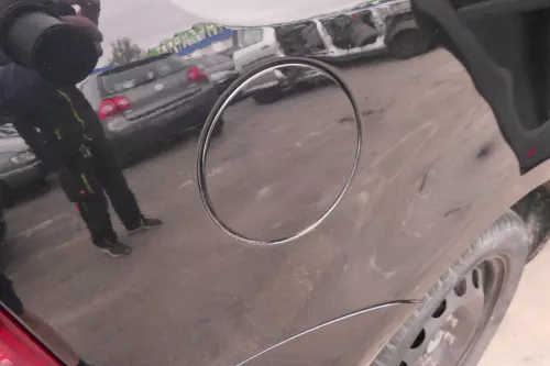 VW Touran 1T Tankdeckel Klappe Tankklappe Deckel Tank schwarz LC9X (111877)