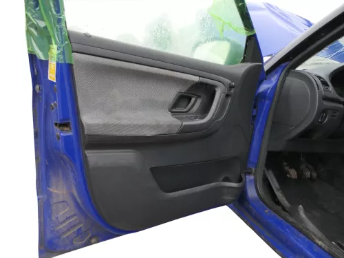 1x Skoda Fabia 5J Stufenheck Türverkleidung Verkleidung Tür vorne links Griff (187244)