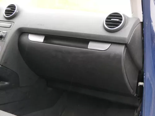 Audi A3 8P Handschuhfach schwarz Handschuhfachdeckel Deckel Klappe Sportback (187327)