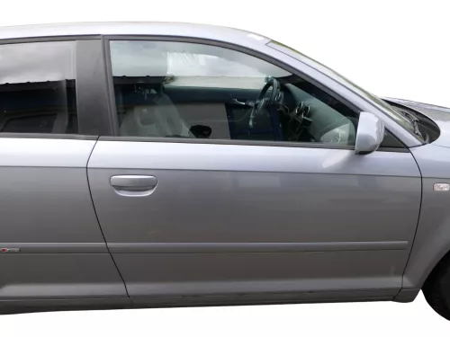 Audi A3 8P 2/3-Türer Tür vorne rechts Beifahrertür Türblatt grau LY7J