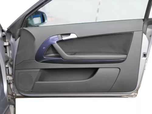 1x Audi A3 8P Türverkleidung Verkleidung Tür vorne rechts schwarz 2/3-Türer