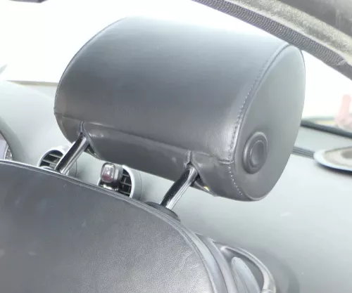 Audi A3 8P Kopfstütze vorne vorn rechts- soul schwarz- verstellbar Leder Perlnap (187476)