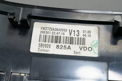 VW Passat 3BG Tacho Tachometer Kombiinstrument 349.000km 3B0920825A Diesel TDI (165245)
