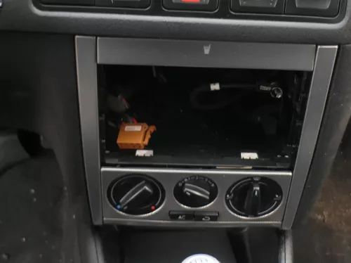 VW Golf 4 Bora Mittelkonsole Verkleidung um Radio 1j1858069G Dekor silber netzop (166122)