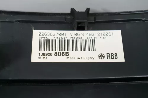 VW Golf 4 Tacho Tachometer Kombiinstrument 338.000km 1J0920806B 1,6-2,8 (179165)