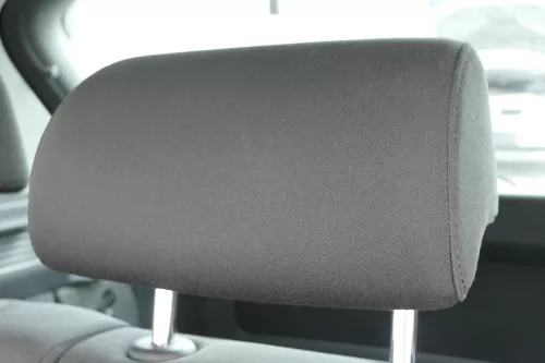 VW Tiguan 5N Kopfstütze hinten in der Mitte mittig dunkel schwarz