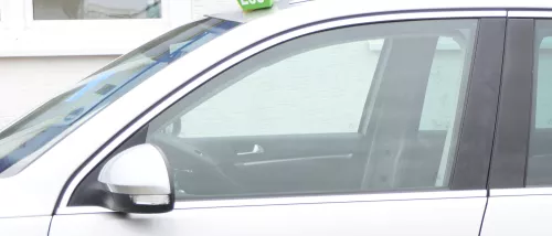 VW Tiguan 5N vorne links Fenster Scheibe in Tür Fensterscheibe