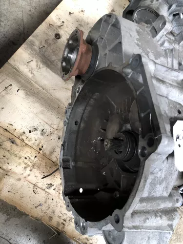 VW Touran Superb Getriebe NFZ 2.0 TDI 6 Gang Schaltgetriebe ca. 98.000km (116094)