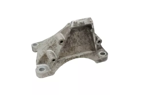 Audi A4 8E Stütze Motorhalter links 3,2 FSI AUK BKH 8E0199307Q (200326)