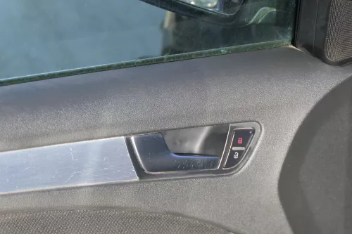 1x A4 8K B8 Türverkleidung Verkleidung Tür vorne rechts schwarz (200744)