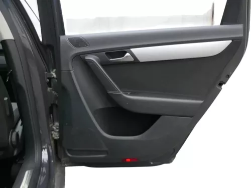 1x VW Passat 3C B7 Kombi Türverkleidung Verkleidung Tür hinten rechts schwarz