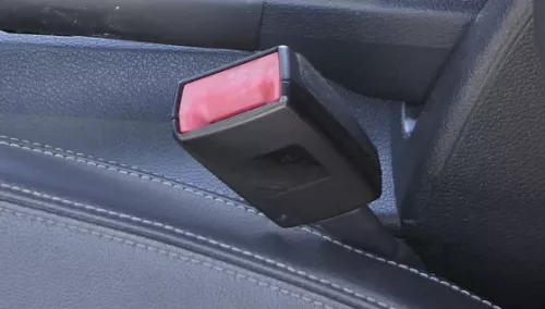 VW Golf Scirocco Gurtschloß Schloß Gurt 3AA857755C vorne links Fahrersitz Sitz