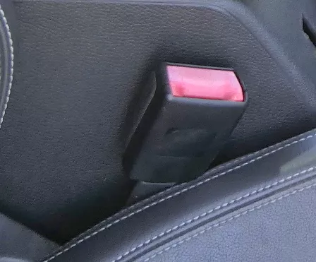 Golf Scirocco Gurtschloß Schloß Gurt 3AA857756D vorne rechts Beifahrersitz Sitz (158230)