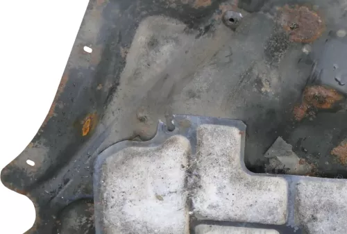 VW Passat 3C Unterfahrschutz Dämpfung Schutz unter Motor Diesel aus Stahl /Eisen (200888)