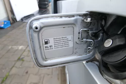 VW Caddy 2K Tankdeckel Klappe Tankklappe Deckel Tank silber LA7W (109261)