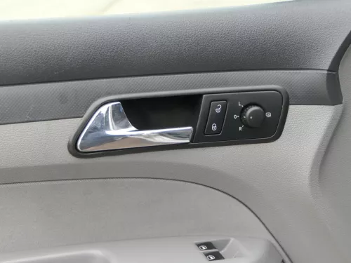 1x VW Caddy 3 2K Türverkleidung Verkleidung Tür vorne links grau (201012)