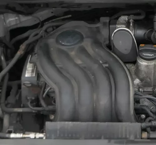 VW Touran Caddy Ansaugbrücke Saugrohr 06G133203A 2,0 Gas Erdgas BSX (201050)