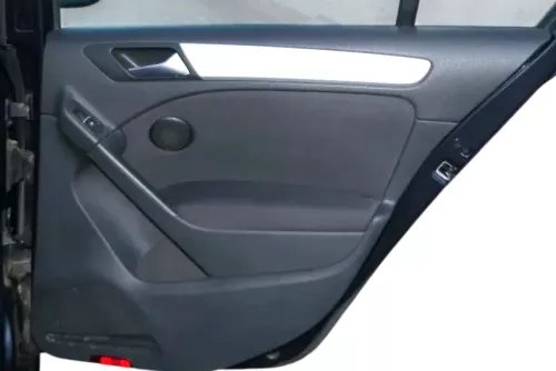 1x VW Golf 6 5K Türverkleidung Verkleidung Tür hinten rechts 4/5-Türer schwarz